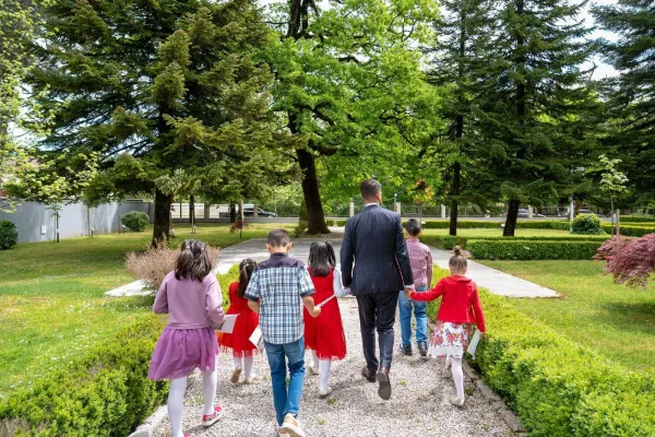 (FOTO) Milatović ugostio korisnike Dječjeg doma &bdquo;Mladost&ldquo; i osnovce iz Herceg Novog