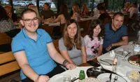 (FOTO) Polumatursko i matursko veče učenika Resursnog centra "1. jun"