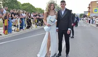 (FOTO) Maturski defile učenika Srednje mje&scaron;ovite &scaron;kole "25. maj"