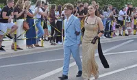 (FOTO) Maturski defile učenika Srednje mje&scaron;ovite &scaron;kole "25. maj"