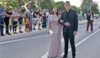 (FOTO) Maturski defile učenika Srednje mje&scaron;ovite &scaron;kole "25. maj"