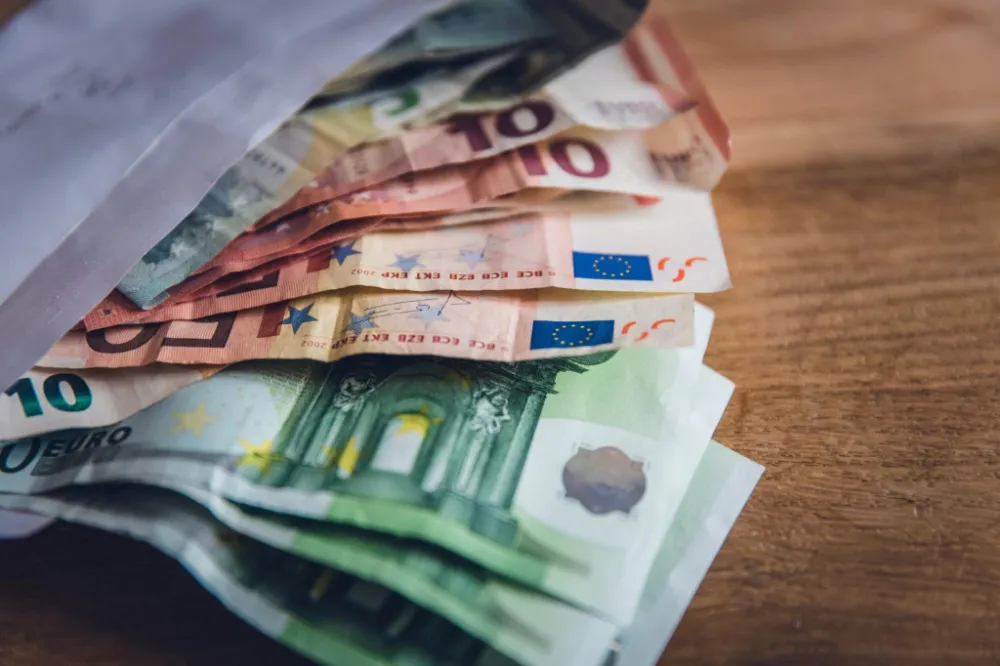 UNSPLASH ILUSTRACIJA