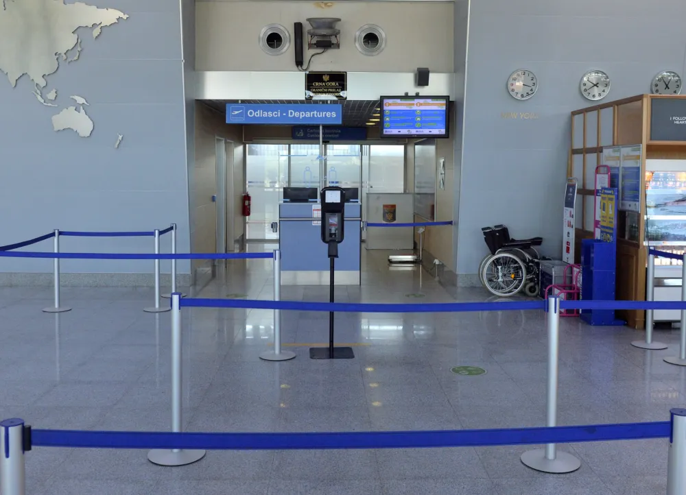 Air Montenegro prvi let, Air Montenegro, nova avio kompanija cg, Aerodrom Podgorica, aerodrom, zgrada aerodroma