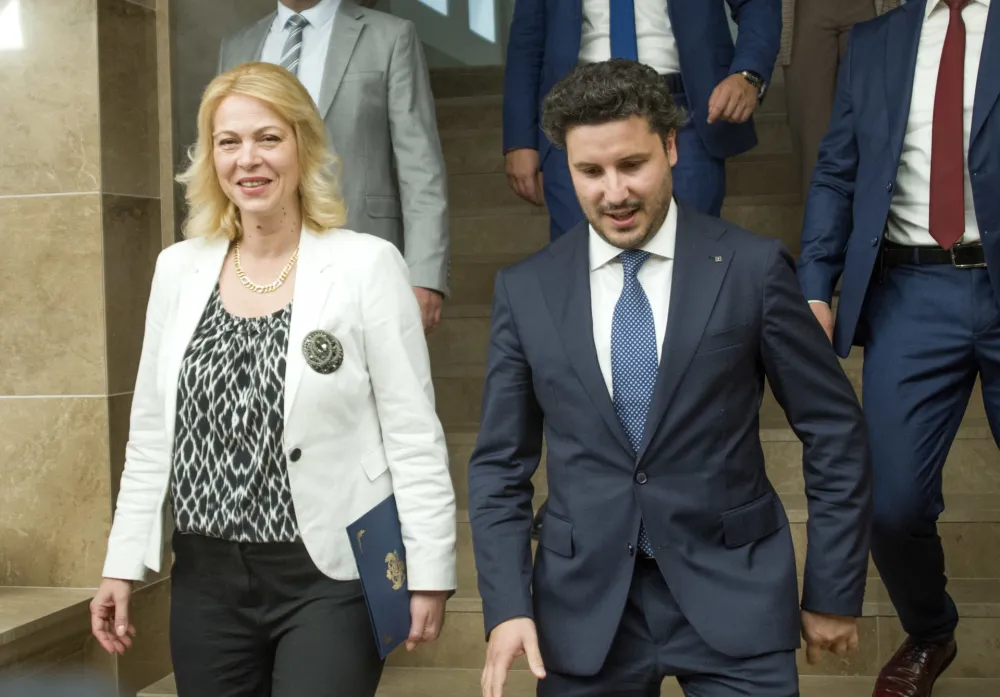 sjednica skupstine crnr gore o nepovjerenju vladi