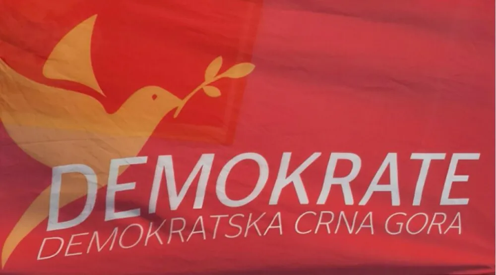 DEmokrate HN