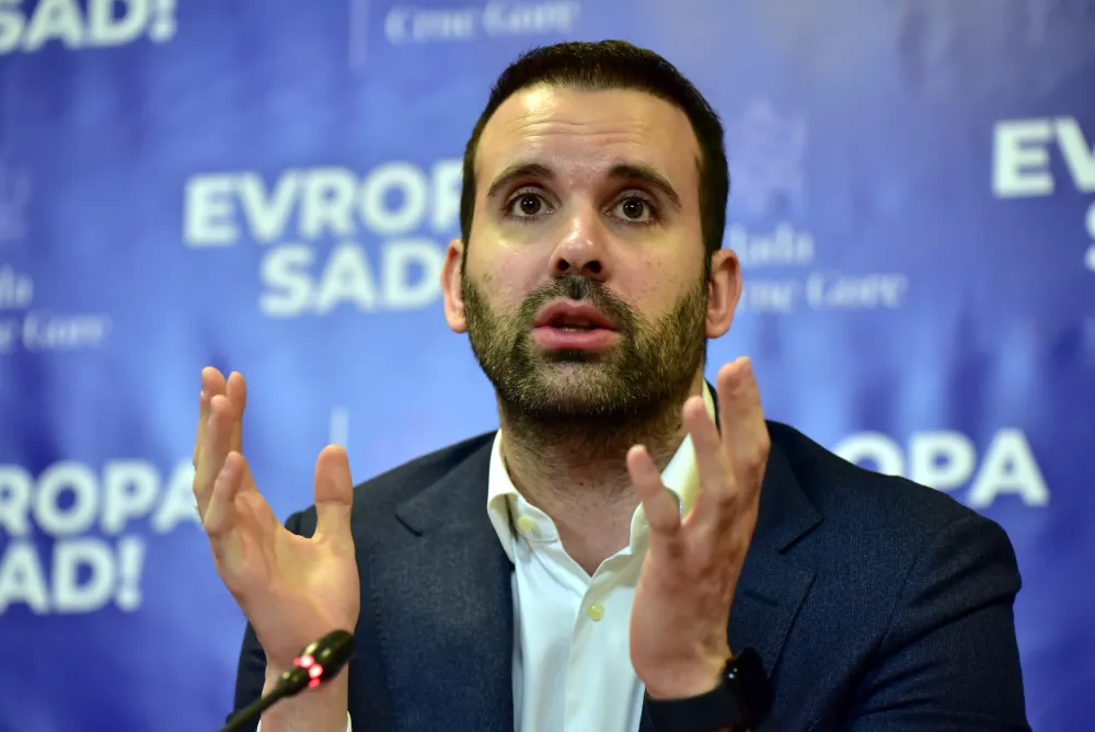 Spajić: Rebalans im treba da bi u susret izborima nastavili masovno zapo&scaron;ljavanje