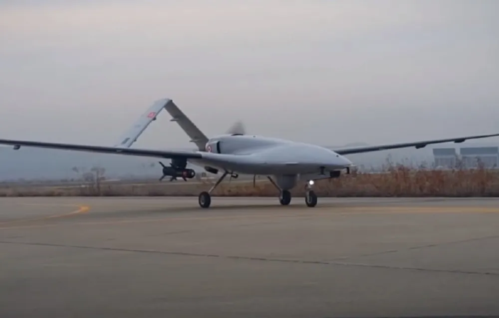 Iran najavljuje dronove samoubice