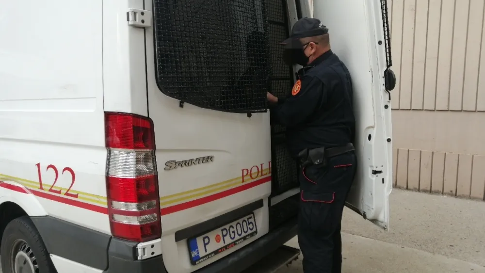 Uhap&scaron;eni osumnjičeni: Podgoričanin bio primoran da uđe u vozilo, ukraden novac