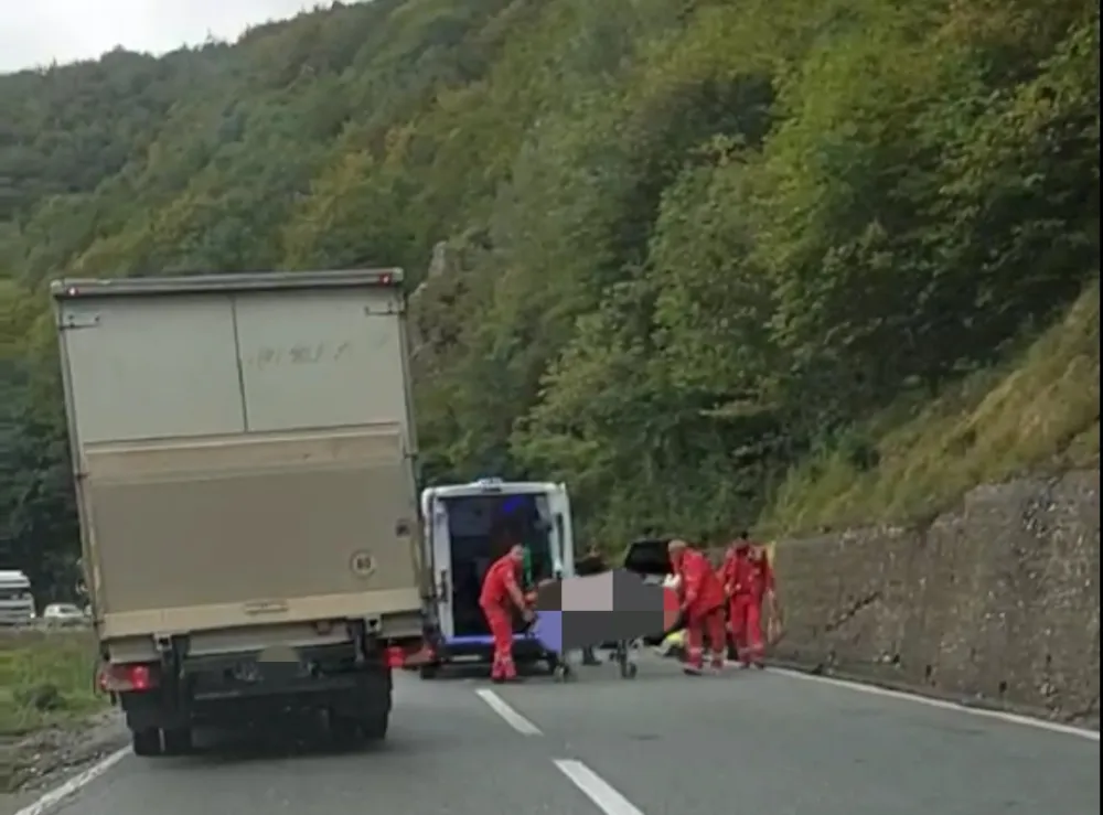 Udes na putu Mojkovac-Kola&scaron;in: Povrijeđene tri osobe