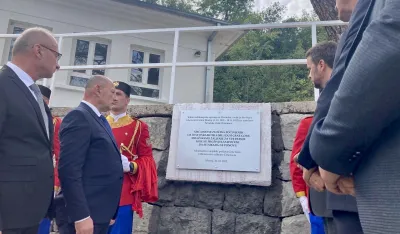 Iz Op&scaron;tine Kotor najavljuju krivične prijave protiv ministara: Tablu u Morinju treba ukloniti