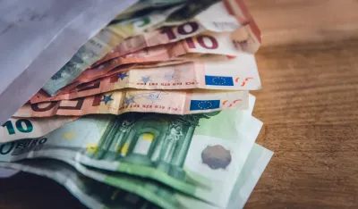 Domaći rizici ostaju politička nestabilnost i inflacija