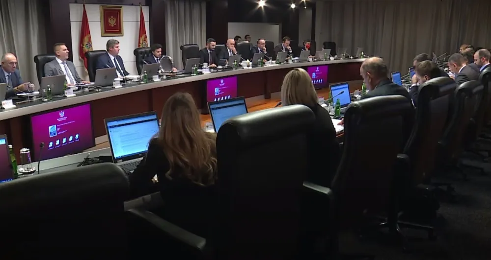 Minus u budžetu 2025. biće skoro 1,2 milijarde eura