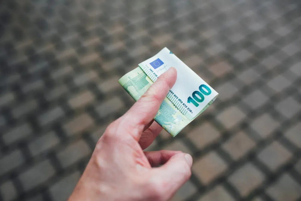 Prosječna plata u Hrvatskoj oko hiljadu eura