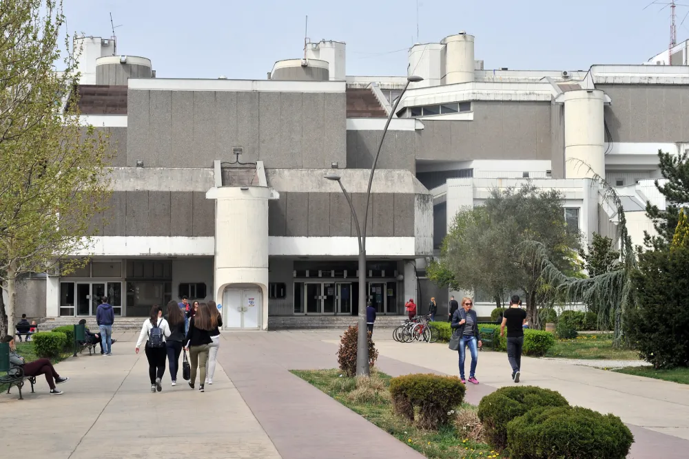 Plakete za pet najboljih studenata