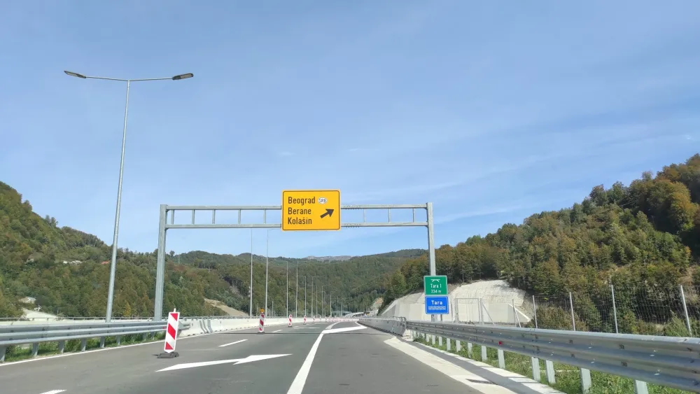 Auto-putem od početka godine pro&scaron;lo 450,58 hiljada vozila