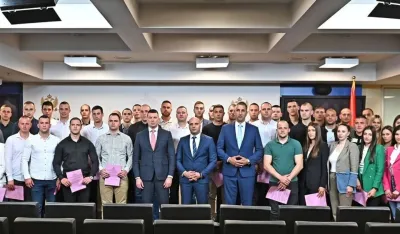 Adžić i Terzić polaznicima Policijske akademije: Građani da vas po&scaron;tuju, kriminalci da vas se pla&scaron;e