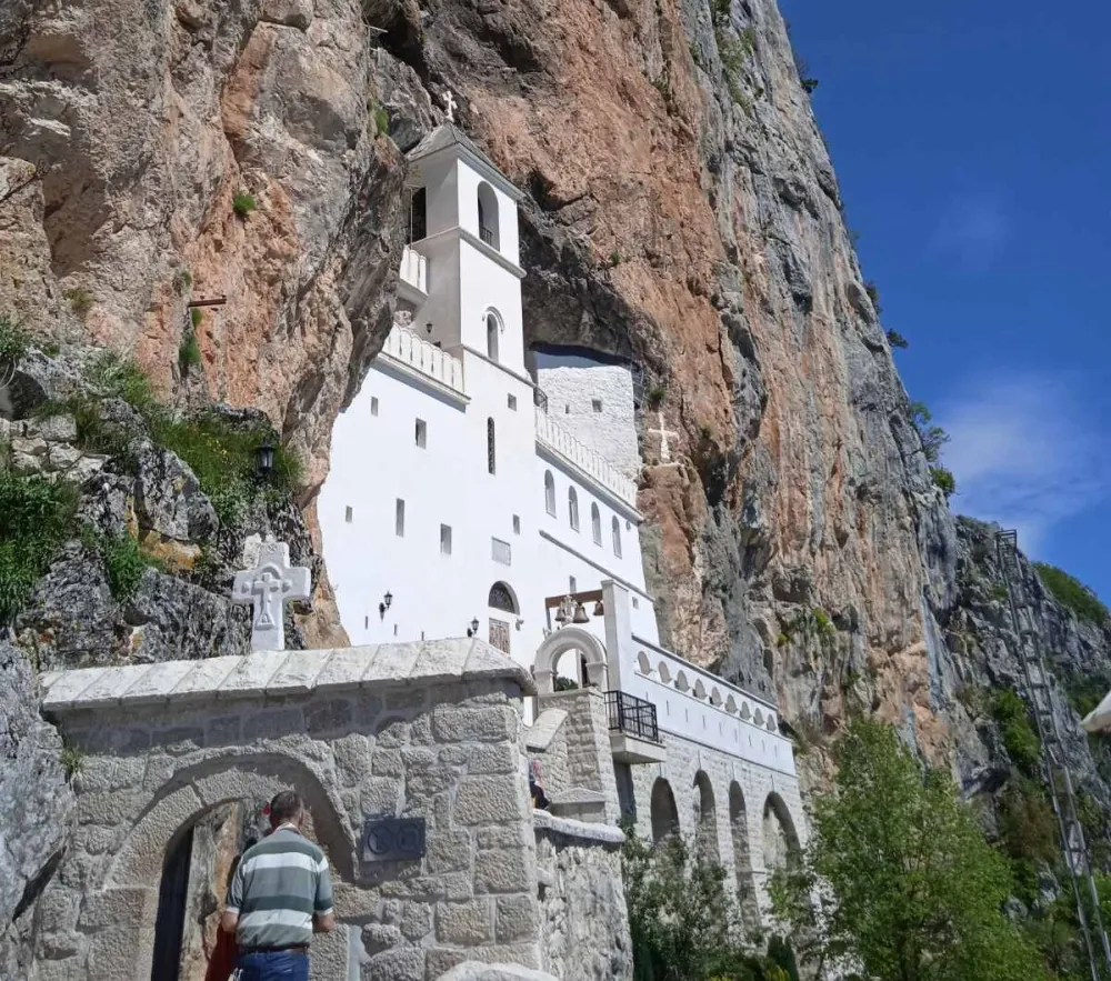 Manastir Ostrog