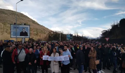 Radnici Instituta blokirali saobraćajnicu