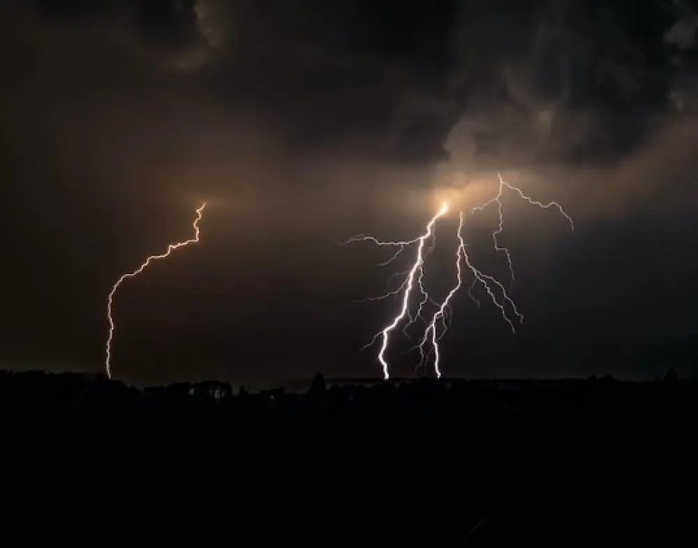 Unsplash, oluja, ilustracija