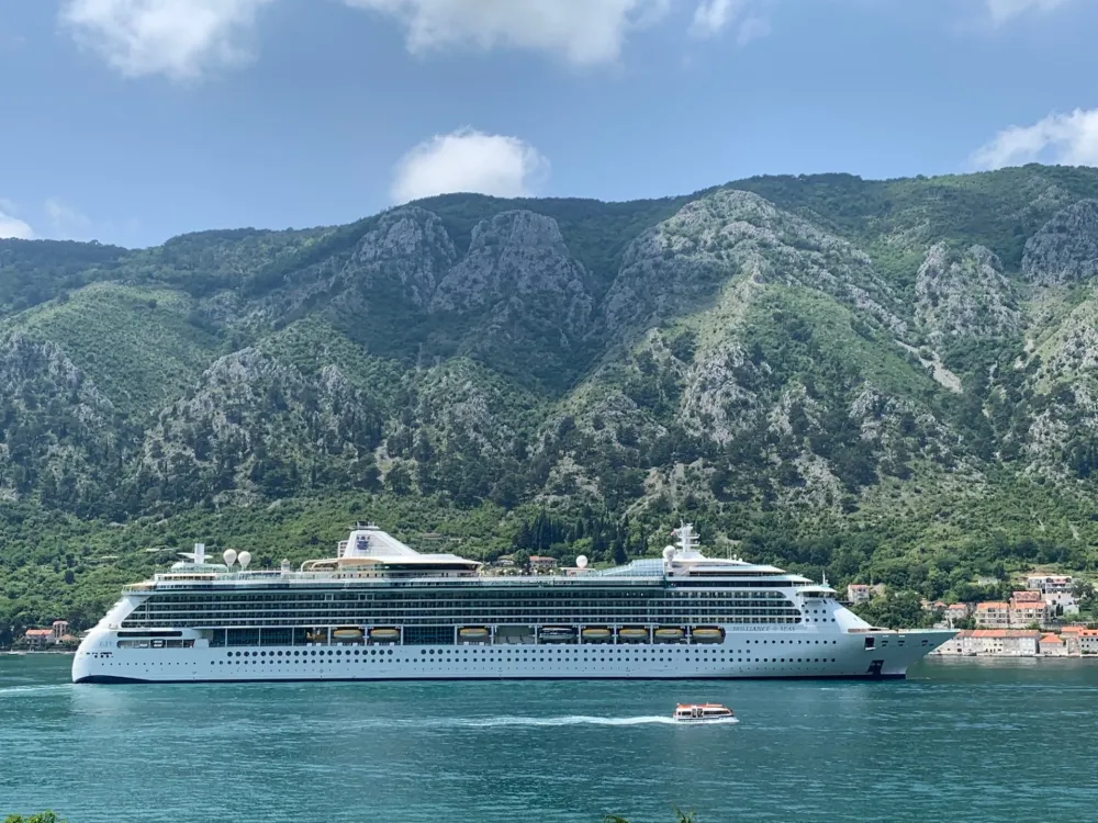 Крузер "Brilliance of the seas" јуче у Котору