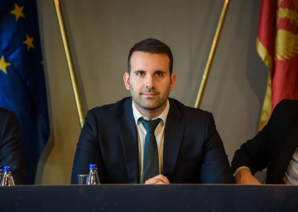 Spajić sa poslanicima PES-a razgovara o novoj Vladi