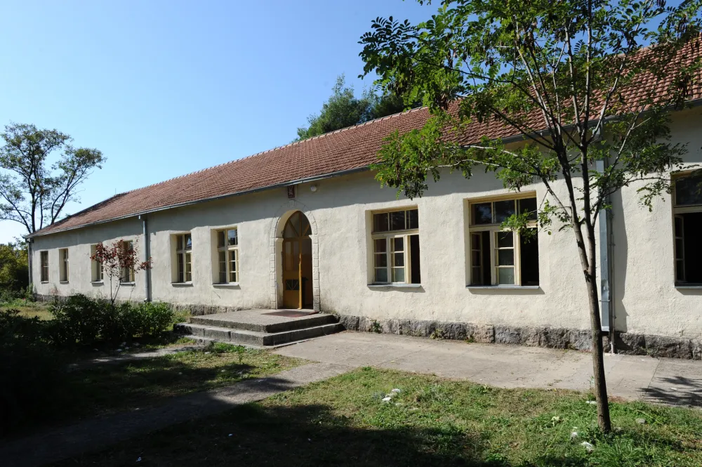 Zgrada O&Scaron; "Savo Kažić" u lo&scaron;em stanju: Dotrajali podovi i vrata