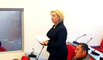 Зороњић и Бучан у одборничким клупама