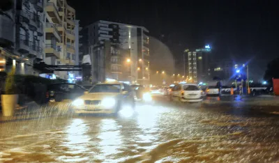 Budva pod vodom: Pada i iz neba i iz zemlje