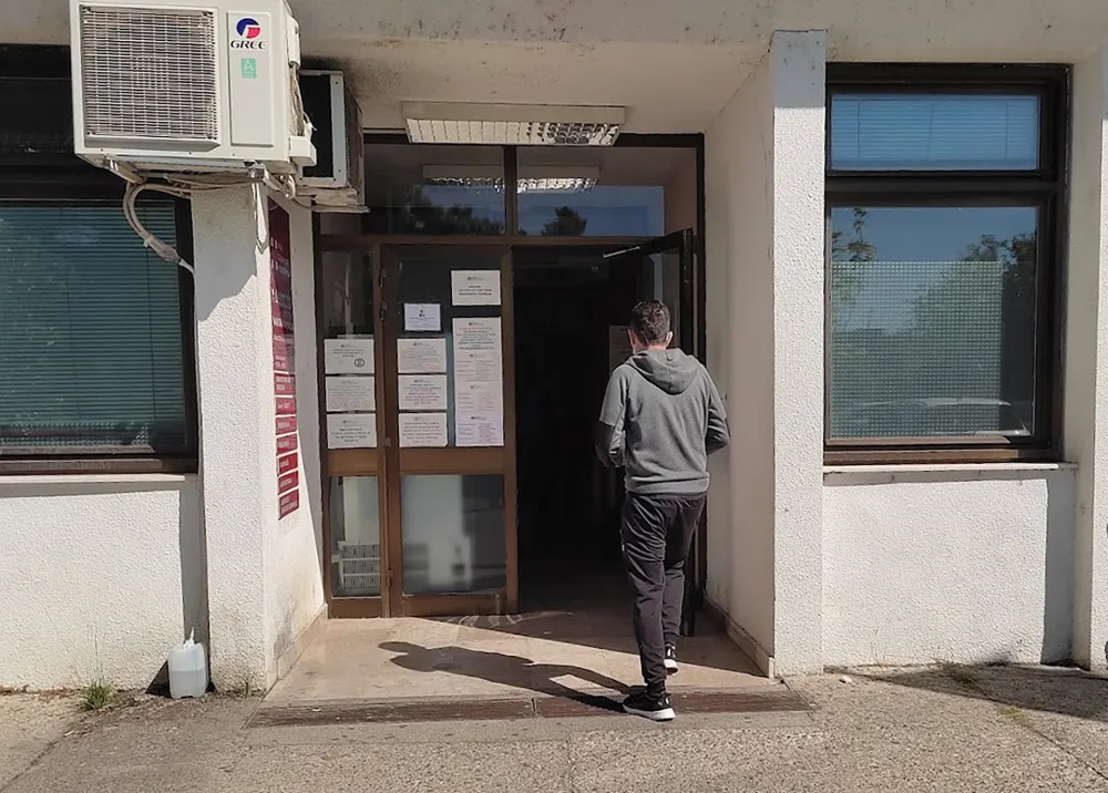 guzva ispred doma zdravlja