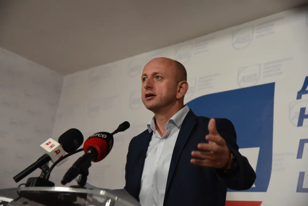 Milan Knežević
