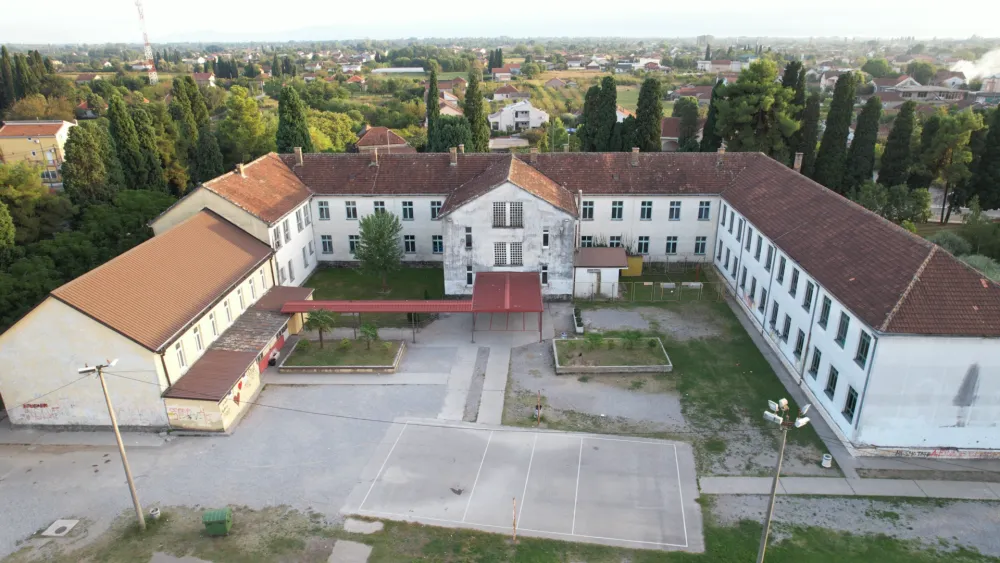 Neke &scaron;kole već počele da primjenjuju preporuku Ministarstva prosvjete: &Scaron;kolsko zvono gasi telefone