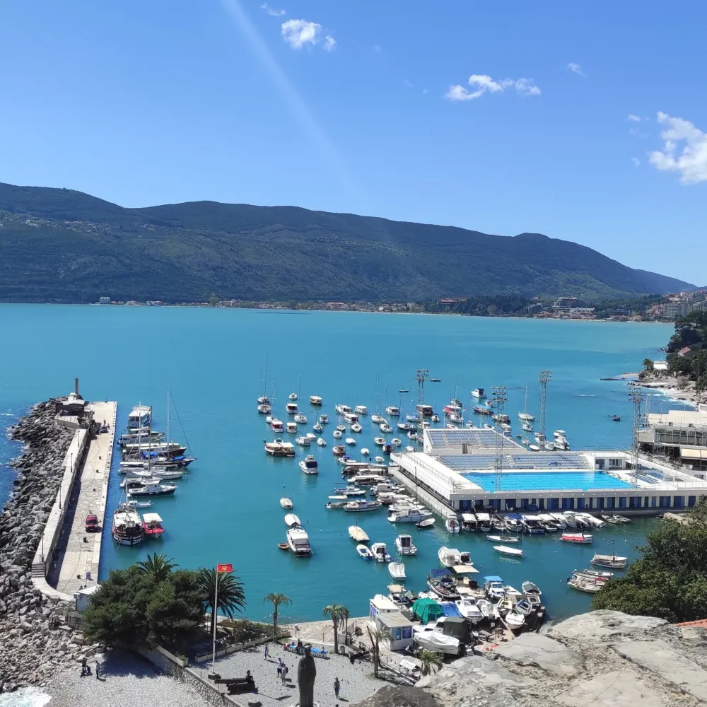 U Crnoj Gori boravi oko 14 hiljada turista