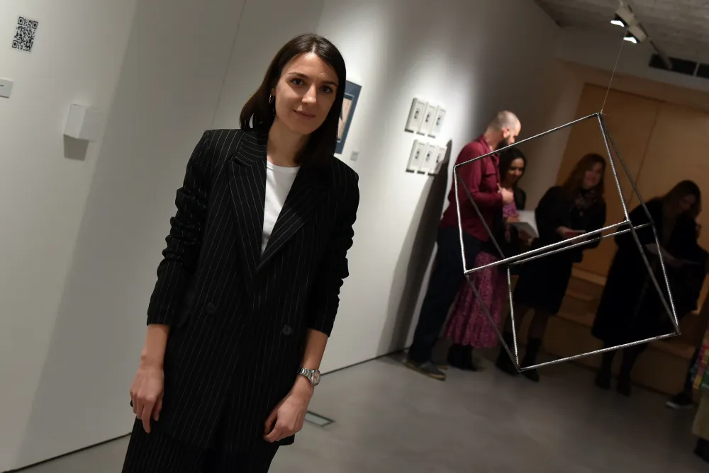 &bdquo;(De)konstrukcija&rdquo;: Sloboda da se umјetnost intrepretira izvan okvira