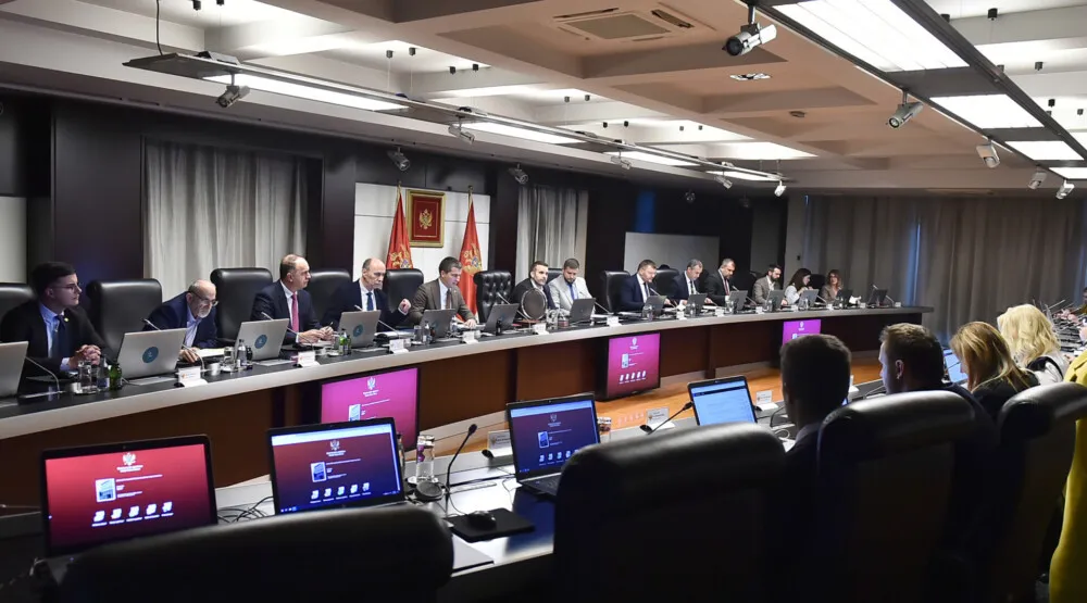 MF: Vlada vraća stare dugove, zaduženje zbog odgovornog upravljanja javnim dugom