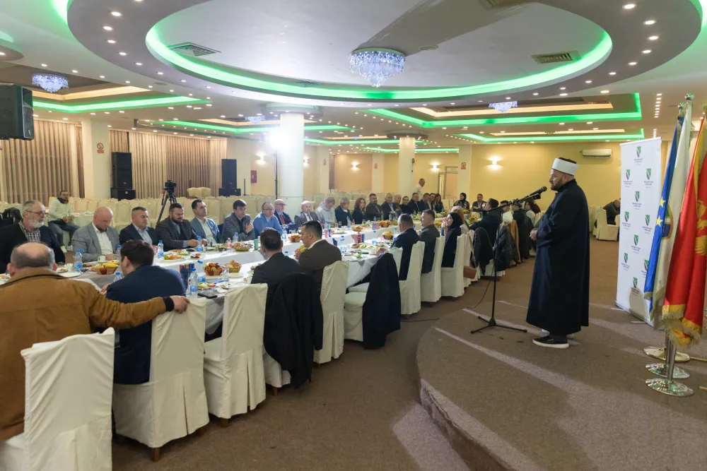 Bo&scaron;njačko vijeće u Crnoj Gori priredilo je iftar u Rožajama<br><br>