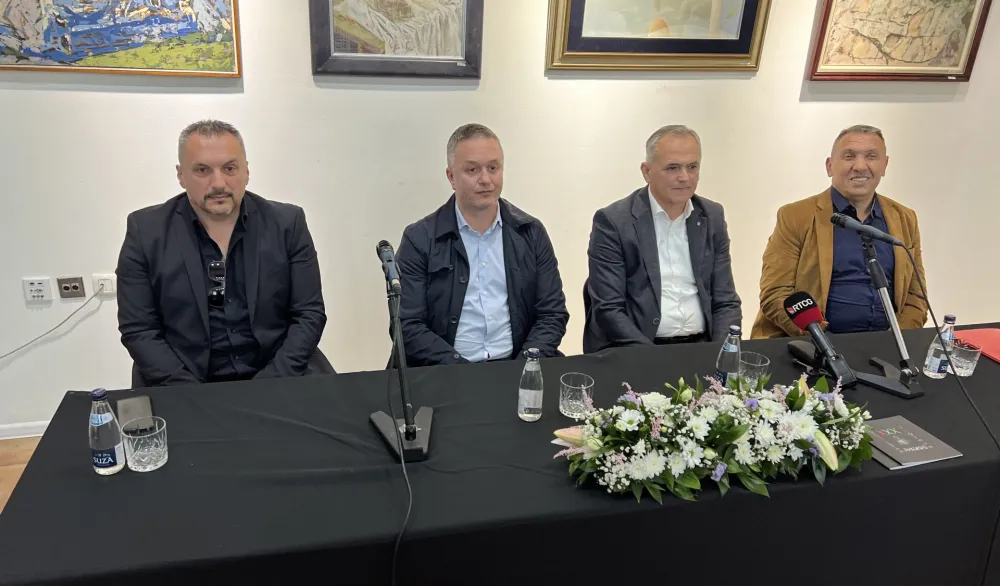 Са Академије