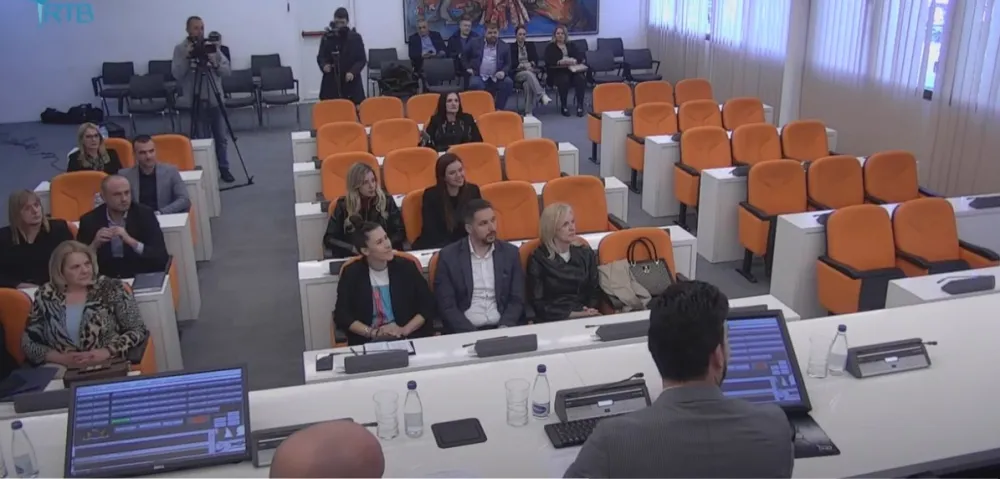 (VIDEO) Usvojena odluku o skraćenju mandata SO Budva