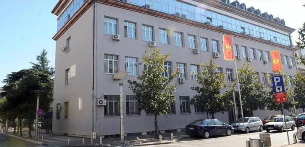 Vi&scaron;i sud u Podgorici: Advokati nezadovoljni &scaron;to roči&scaron;te u predmetu Zvicer i drugi nije odloženo, napustili sudnicu