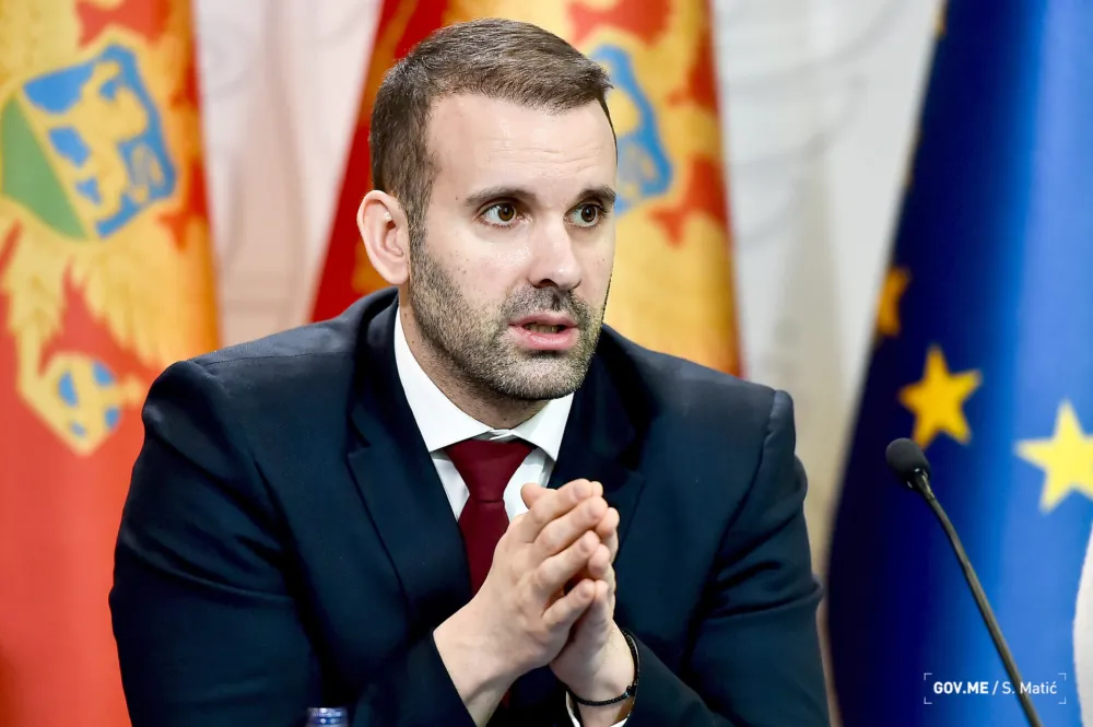 Spajić pčestitao Ramazanski bajram: Dijalog, razumijevanje i pra&scaron;tanje budu na&scaron;a dru&scaron;tvena svakodnevica