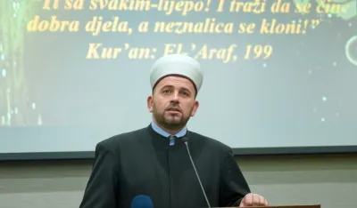 Fejzić upitao rektora UCG: Da li bi Univerzitet organizovao ispite za Božić?