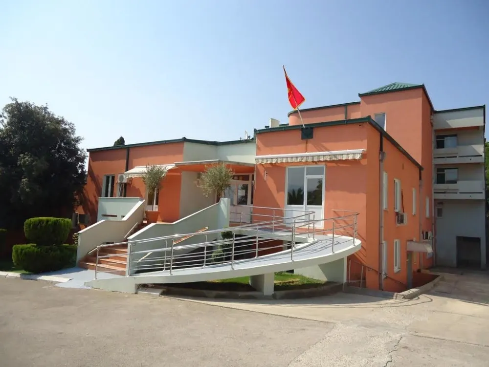 Bez roditeljskog staranja 424 mali&scaron;ana