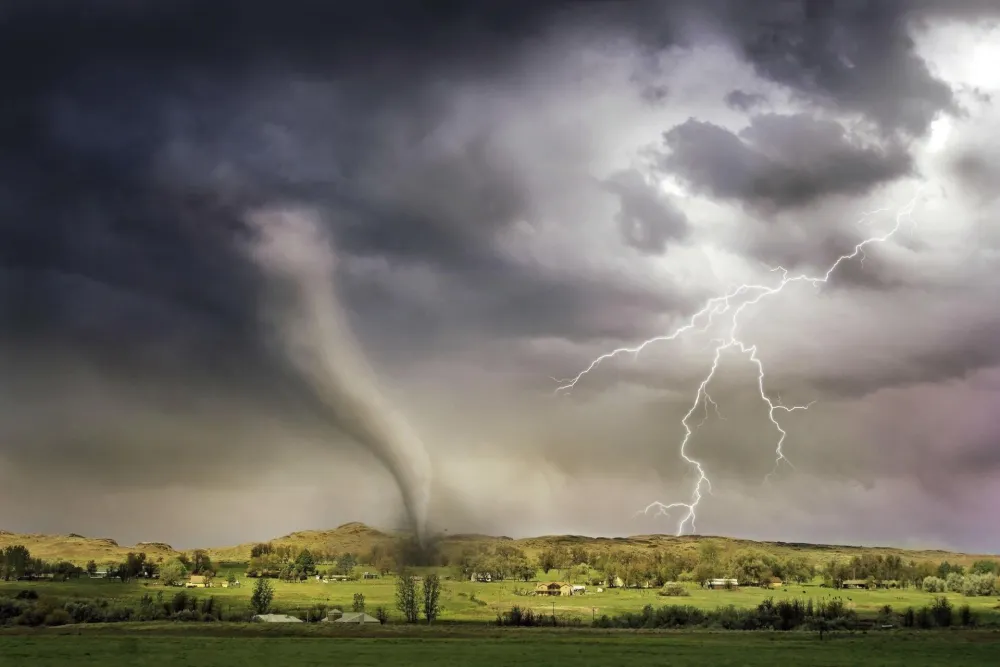 (VIDEO) Oklahoma: U naletu tornada najmanje četiri osobe poginule, desetine povrijeđene