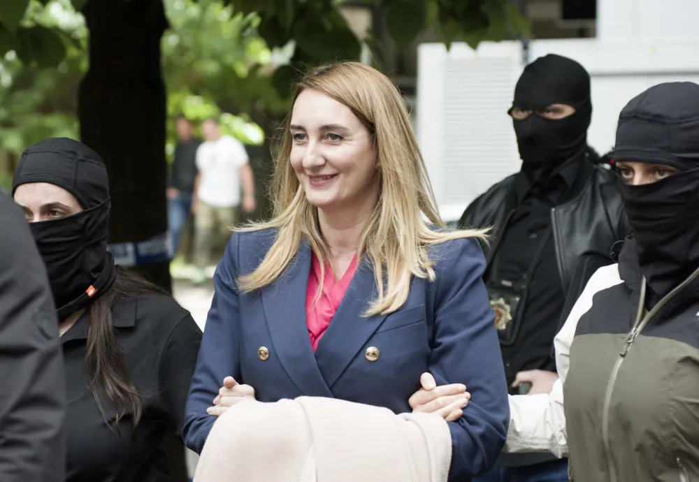 Jelena Perović nastavlja da suspenduje sindikalce