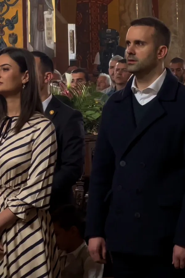 (FOTO/VIDEO) Milatović i Spajić prisustvovali vaskr&scaron;njoj liturgiji u Podgorici