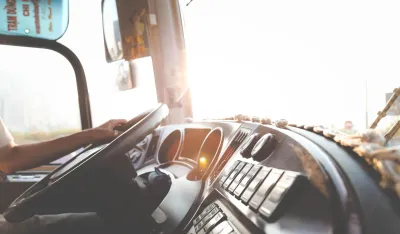 Autobus sletio s puta u Peruu, najmanje 10 stradalih