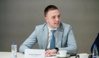 Paunović:&nbsp;Direktoricu O&Scaron; "Vlado Milić" da promijeni&nbsp;odluku i&nbsp;ne uskraćuje polumatursko veče svim učenicima