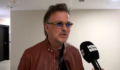 DŽiboni spreman za koncert u Baru