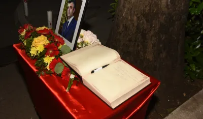 (FOTO) Zvaničnici odali počast Du&scaron;ku Jovanoviću: "Država mora da rije&scaron;i ovaj dugogodi&scaron;nji slučaj"
