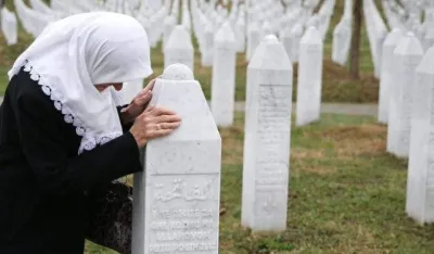 Majke Srebrenice: Mogu mijenjati imena gradova, ali istoriju ne