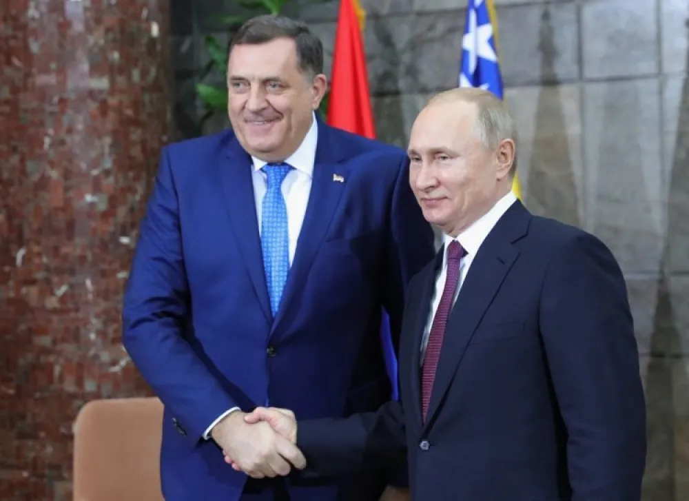 Dodik na forumu u Sankt Peterburgu, najavljen sastanak sa Putinom